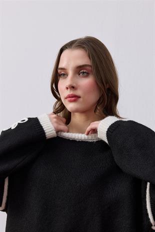 Ashley Çiçek Motifli Kazak - Siyah