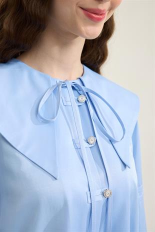 Bella Allerli Büzgülü Geniş Yaka Gömlek - Mavi