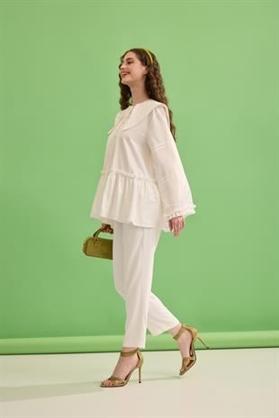 Bella Allerli Büzgülü Geniş Yaka Gömlek - Beyaz