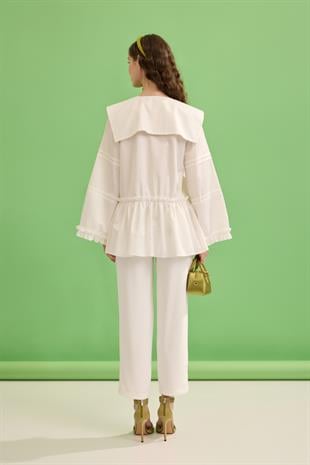 Bella Allerli Büzgülü Geniş Yaka Gömlek - Beyaz