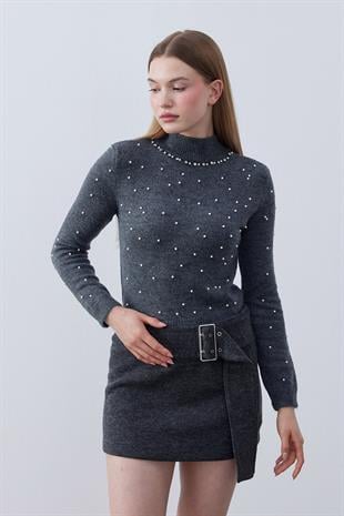 Brianna İnci İşlemeli Yaka Taşlı Kazak - Antrasit 