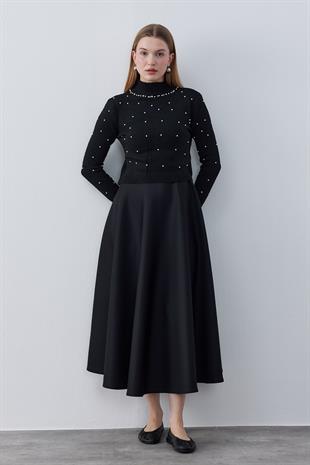 Brianna İnci İşlemeli Yaka Taşlı Kazak - Siyah