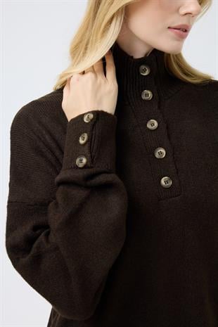 Coral Düğme Detaylı Basic Kazak - Kahverengi 