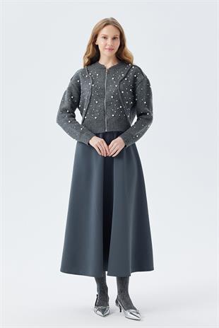 ELİZABETH İNCİ DETAYLI HIRKA - ANTRASİT 