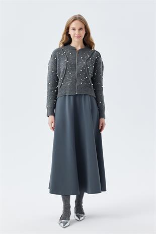 ELİZABETH İNCİ DETAYLI HIRKA - ANTRASİT 