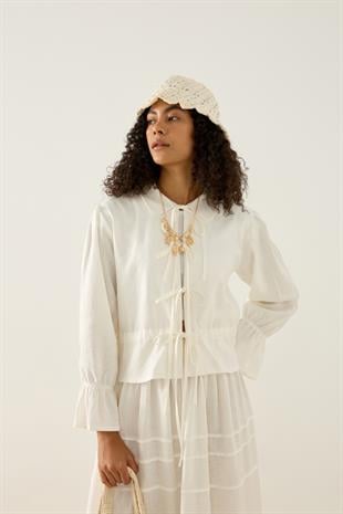 Emilia Bağcıklı Allerli Keten Takım - Beyaz