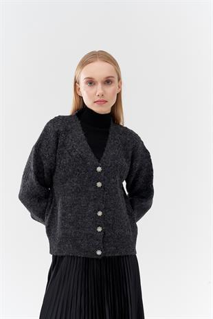 KATİE TAŞ DÜĞME DETAYLI ÖRME HIRKA - ANTRASİT