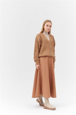 KATİE TAŞ DÜĞME DETAYLI ÖRME HIRKA - CAMEL