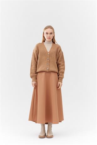 KATİE TAŞ DÜĞME DETAYLI ÖRME HIRKA - CAMEL