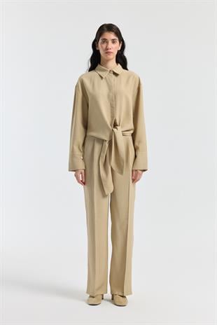 Liliya Önden Bağlamalı Pile Detaylı Takım - Camel