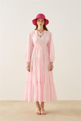 Mariposa Katlı Düğmeli Vual Elbise - Pembe