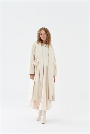 MONA FİYONK DETAYLI KAŞE KABAN - EKRU