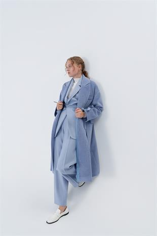 MONA FİYONK DETAYLI KAŞE KABAN - MAVİ