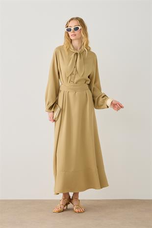 Salsa Fular Yakalı Kuşaklı Elbise - Camel