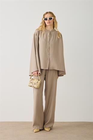 Scarlet Omuzdan Pileli Geniş Kol Modal Takım - Vizon