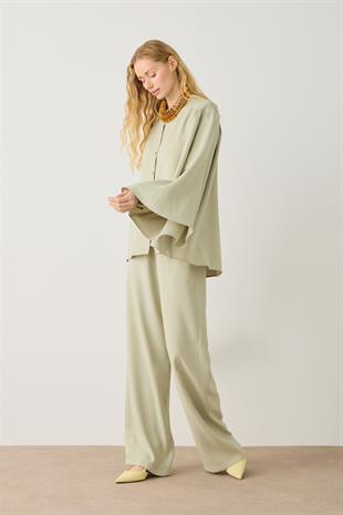 Scarlet Omuzdan Pileli Geniş Kol Modal Takım - Çağla