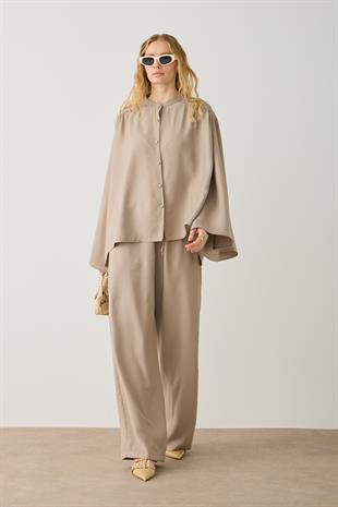 Scarlet Omuzdan Pileli Geniş Kol Modal Takım - Vizon