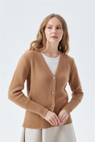 VANESSA TAŞ DÜĞMELİ HIRKA - CAMEL 