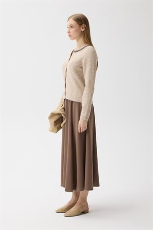 Victoria Yaka Taşlı Yünlü Hırka - Bej 