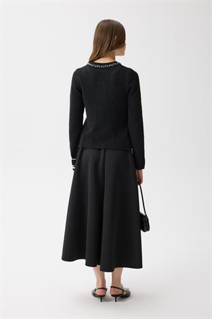 Victoria Yaka Taşlı Yünlü Hırka - Siyah 