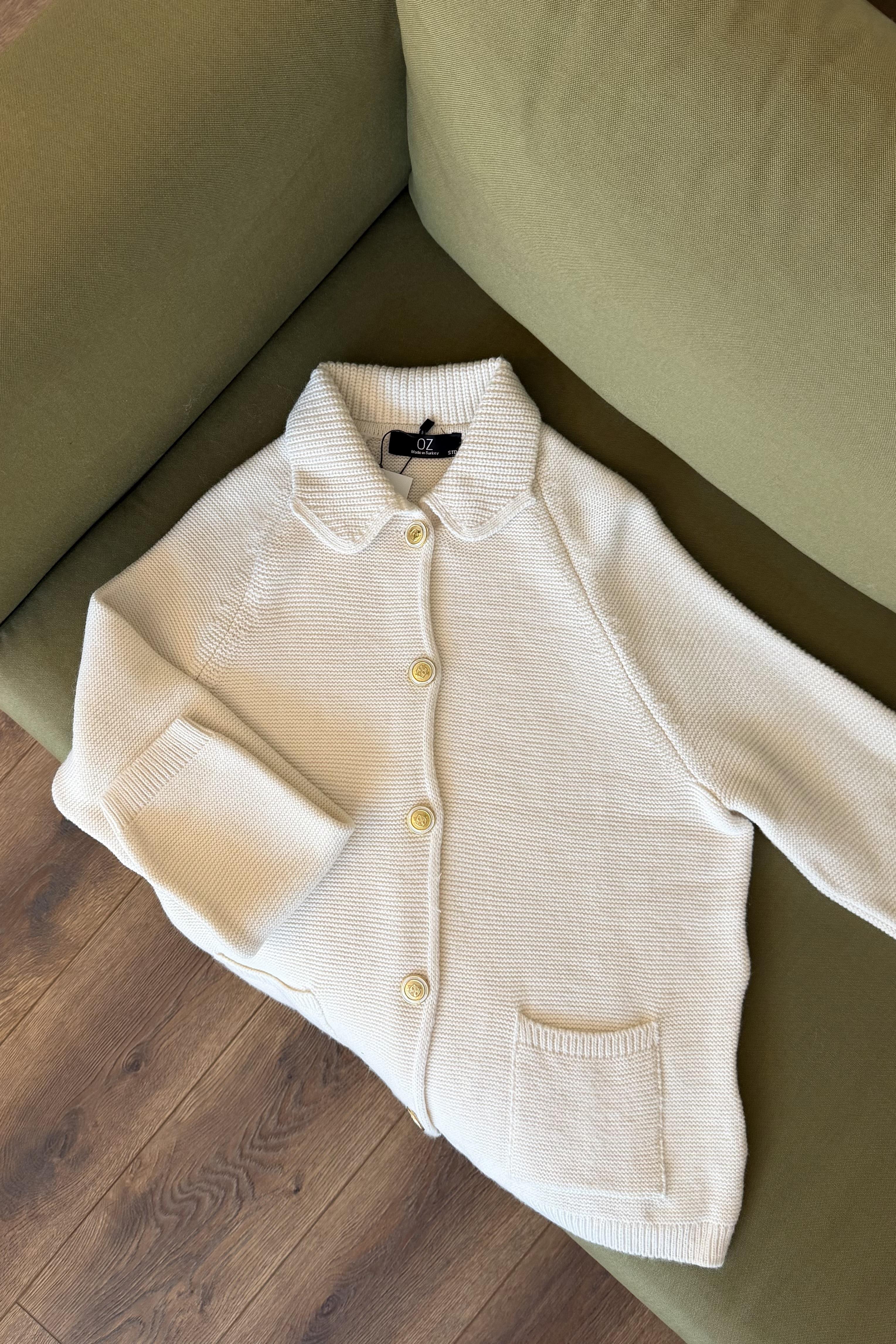 Adalina Gold Düğmeli Hırka - Krem