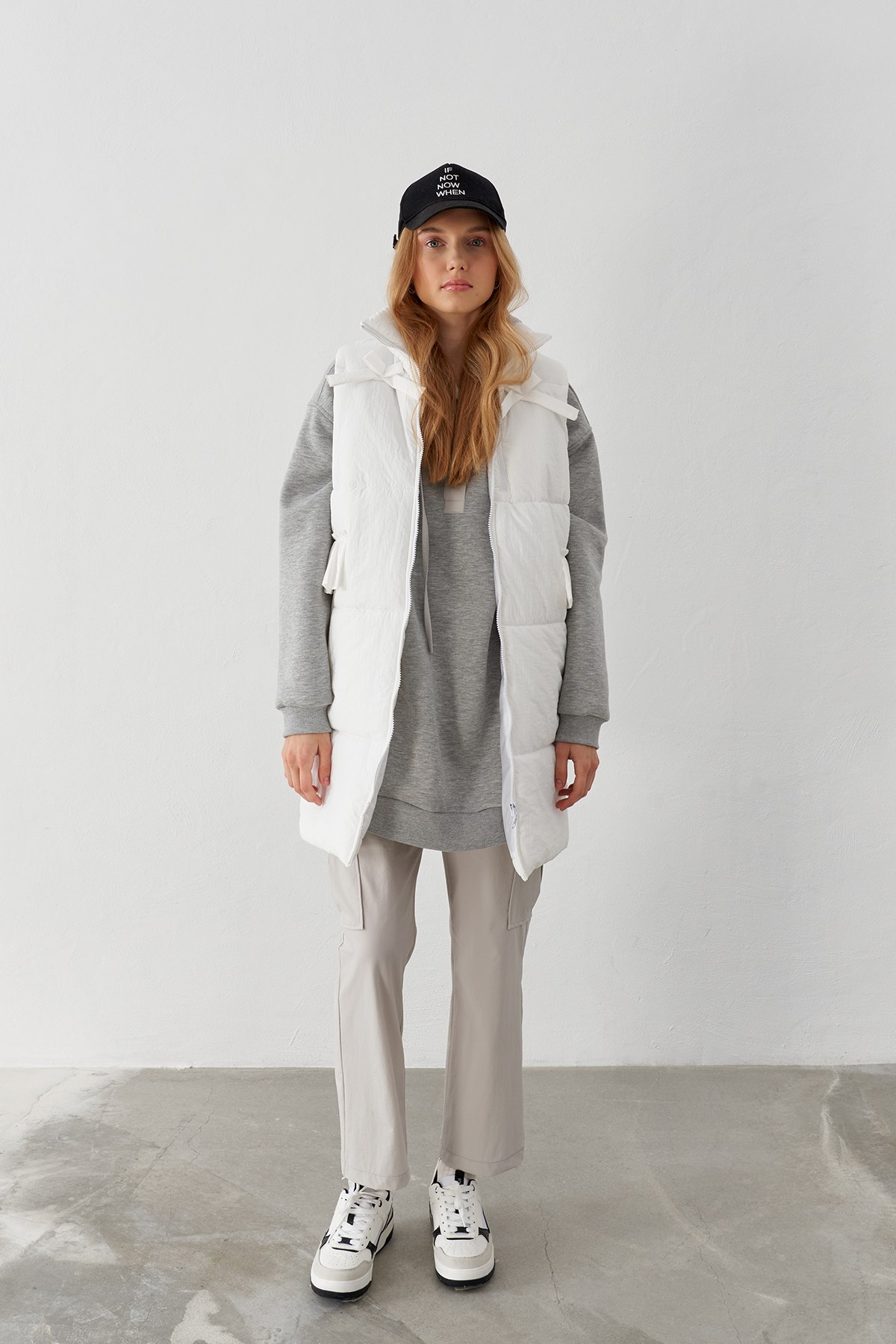 Carla Bow Detailed Quilted Vest - White