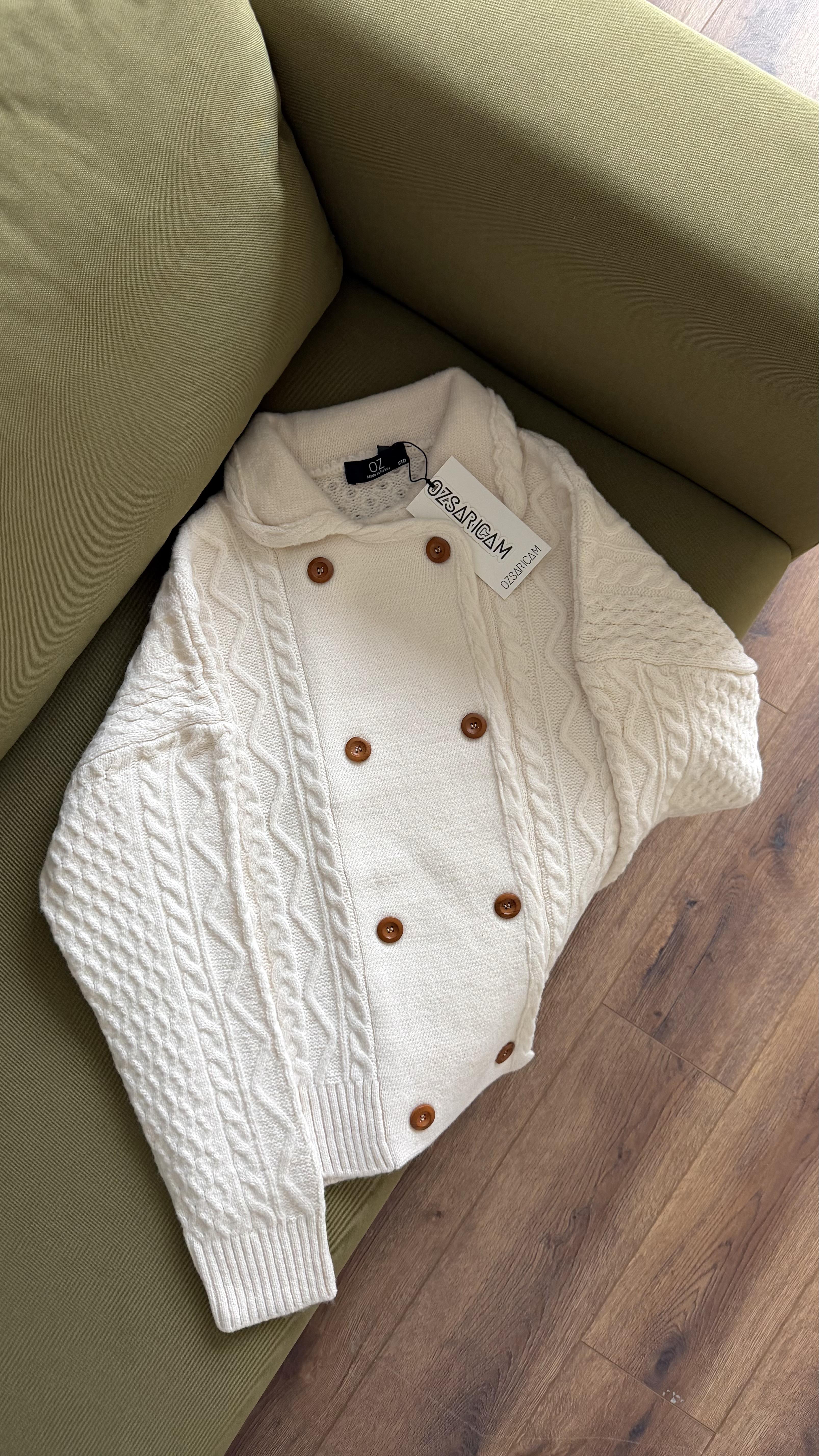 Elsa Kruvaze Kapamalı Saç Örgülü Hırka - Taş