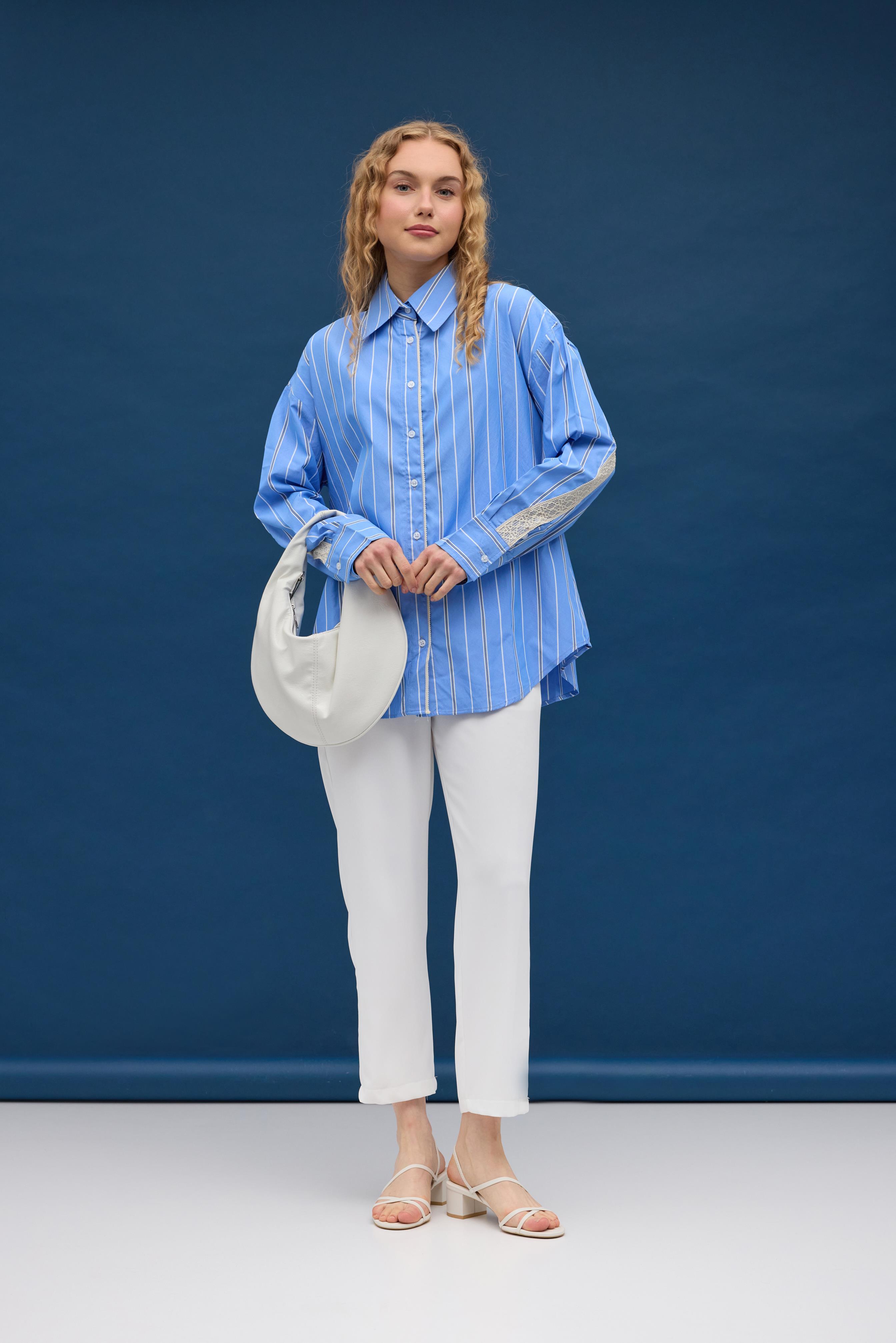 Hazel Güpür İşlemeli Gömlek- İndigo mavi