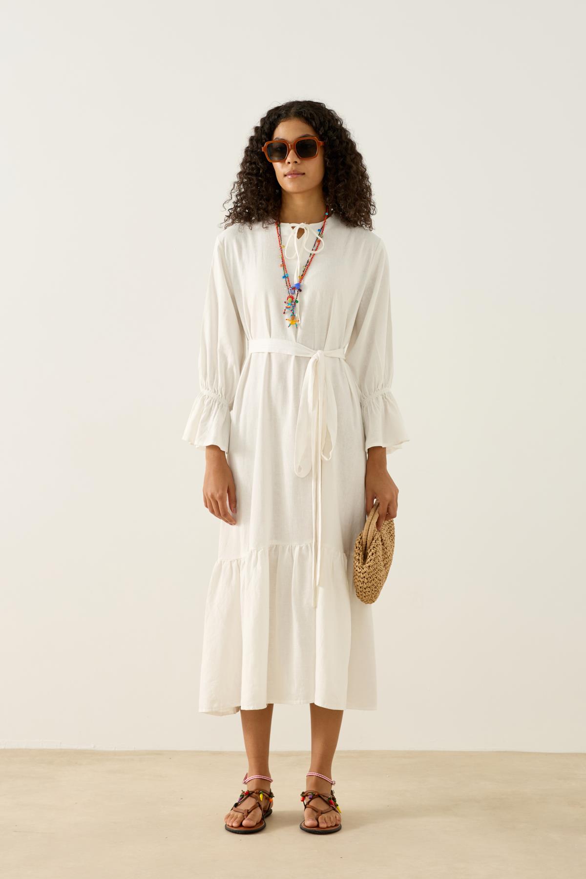 Isolde Kemerli Keten Elbise - Beyaz