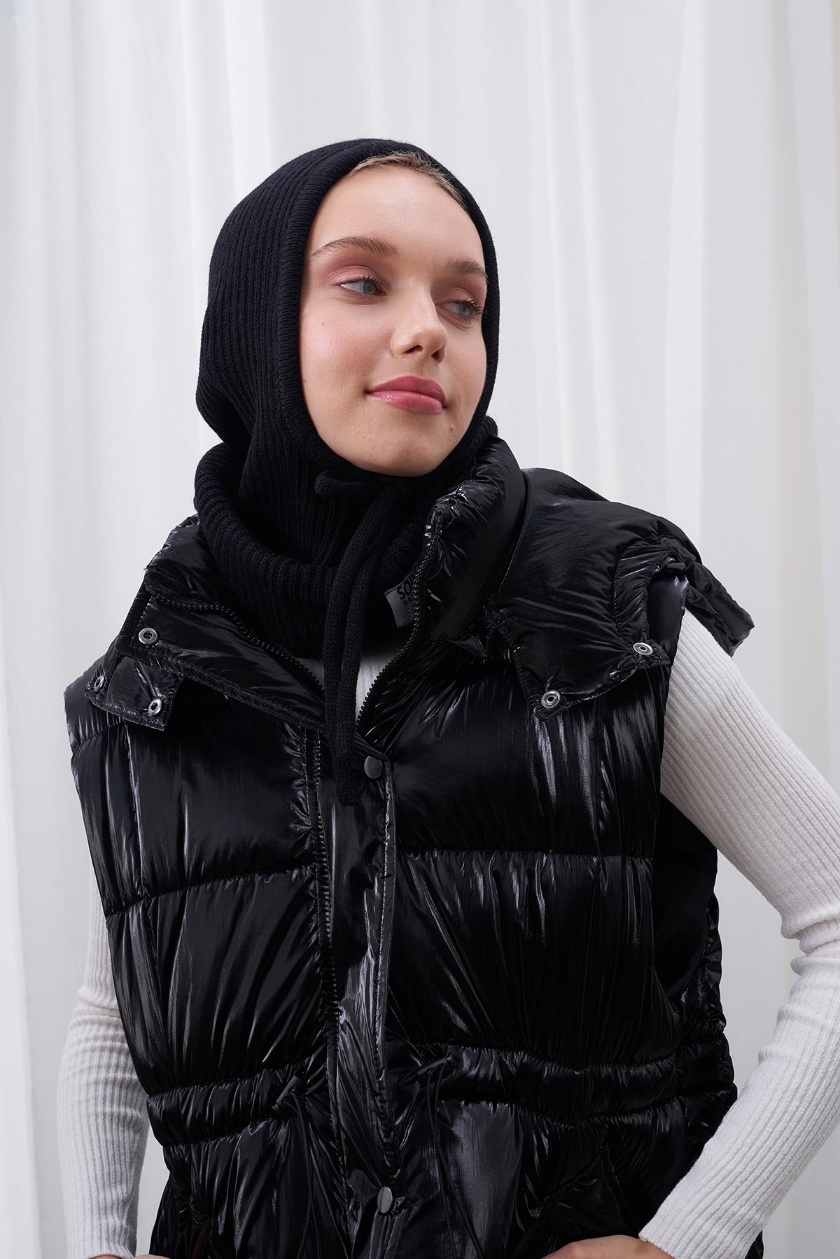 KAPÜŞONLU BERE - SİYAH