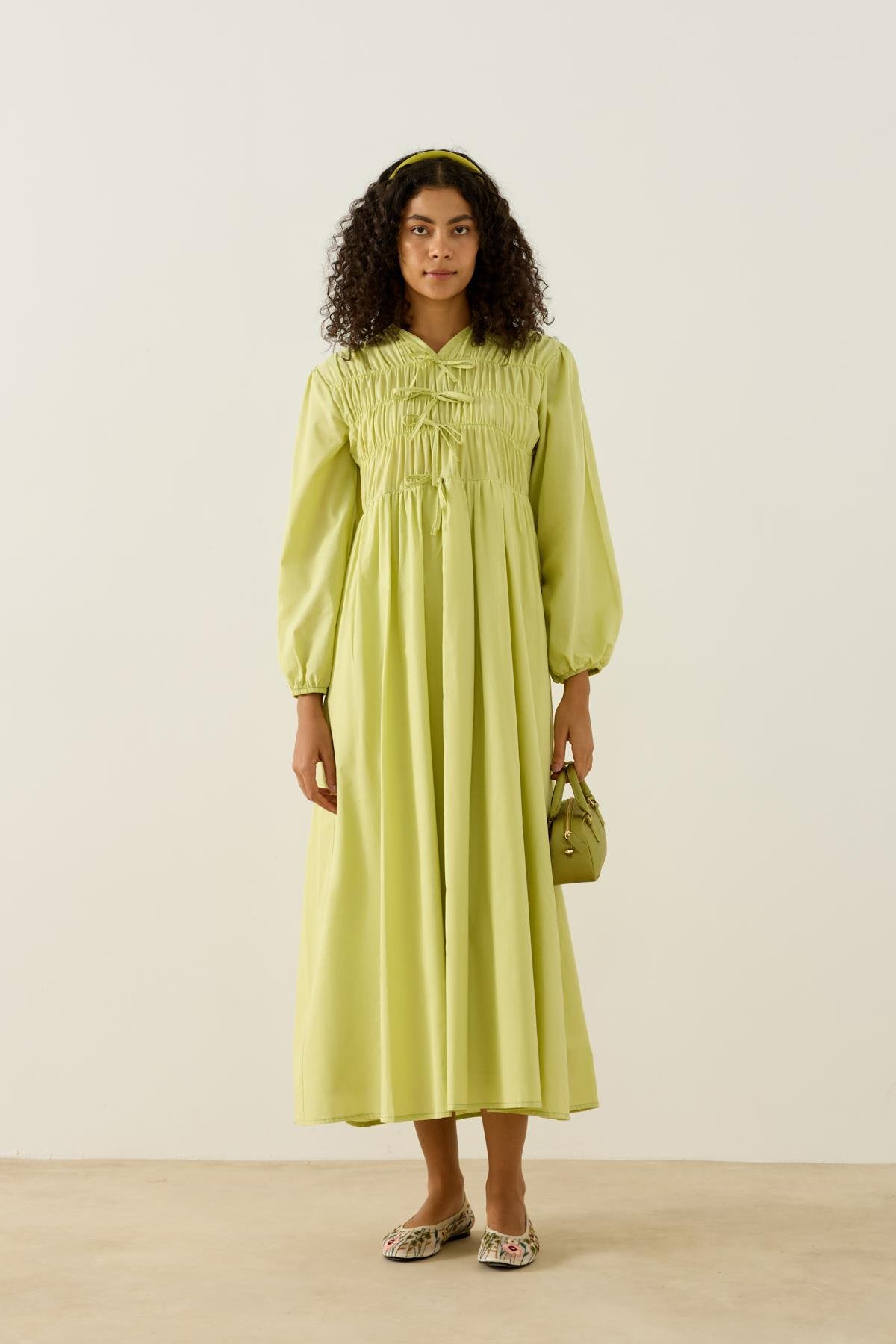 Lucianna Fiyonklu Büzgülü Vual Elbise - Yeşil