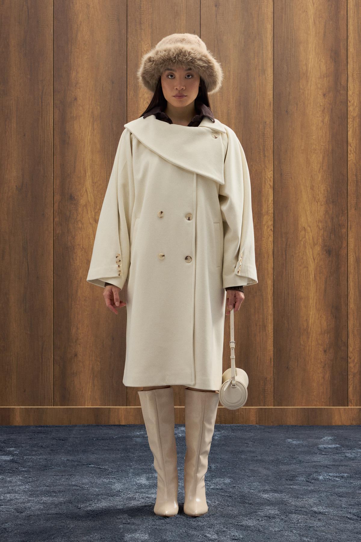 Paradoks Yaka Detaylı Oversize Kaban - Ekru 