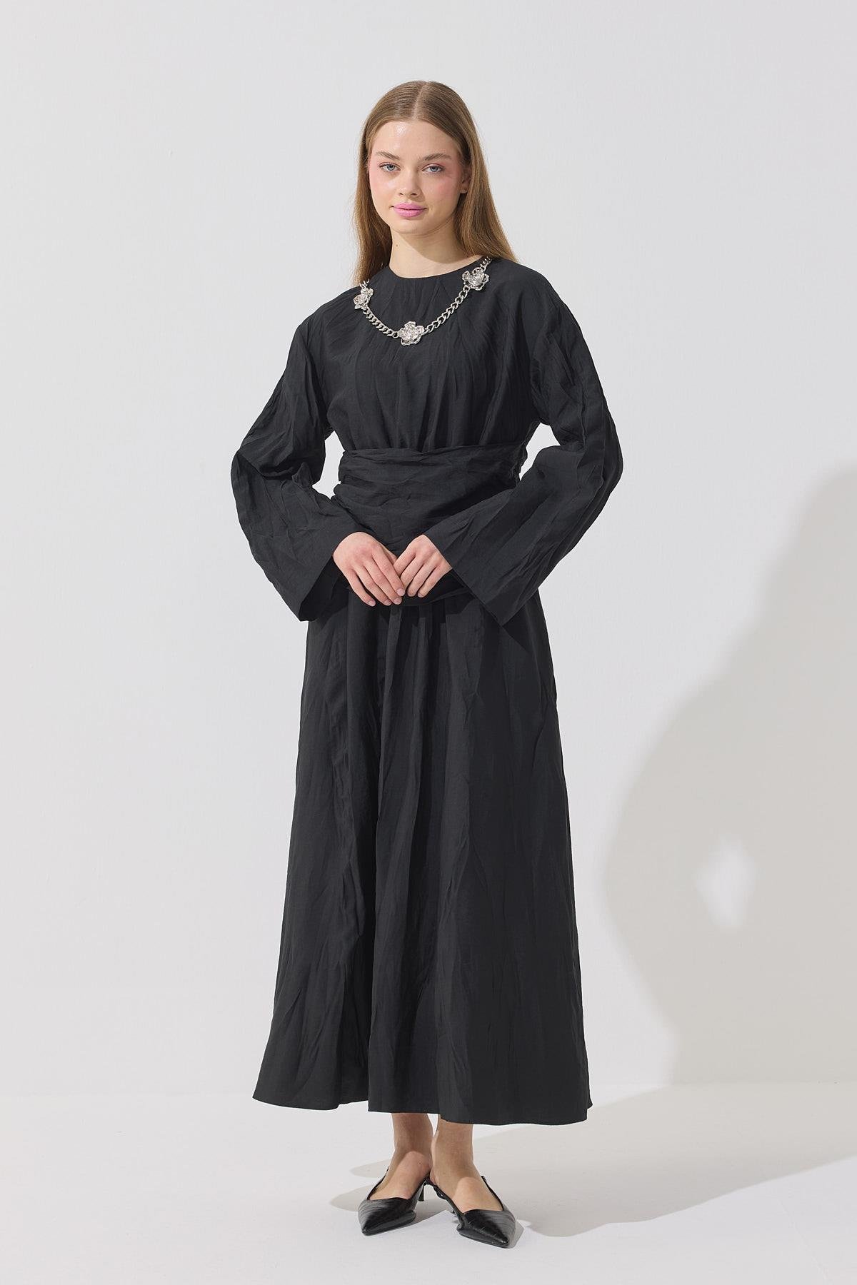 Silvia Kuşak Kemerli Pilili Elbise- Siyah