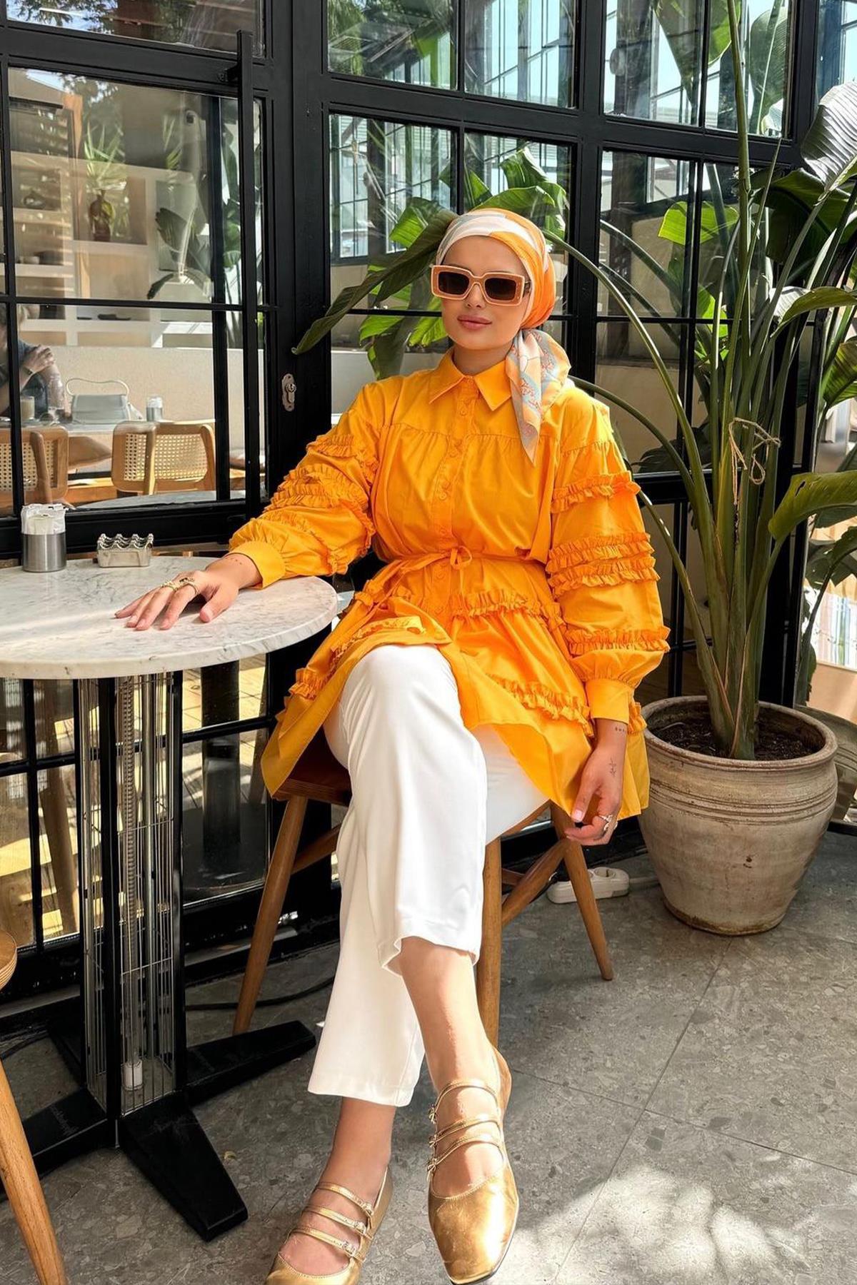 TUĞBA'NIN ÇİFT DÜĞME DETAYLI GÖMLEK VE ADRIANA KREP HAVUÇ PANTOLON KOMBİNİ