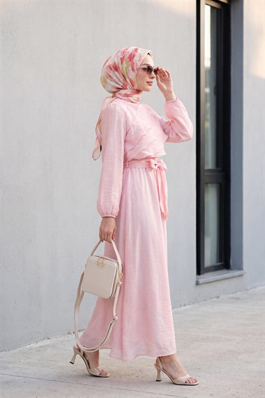 Beli lastikli kemerli önü katlı balon kol astarlı şifon elbise  -Pembe