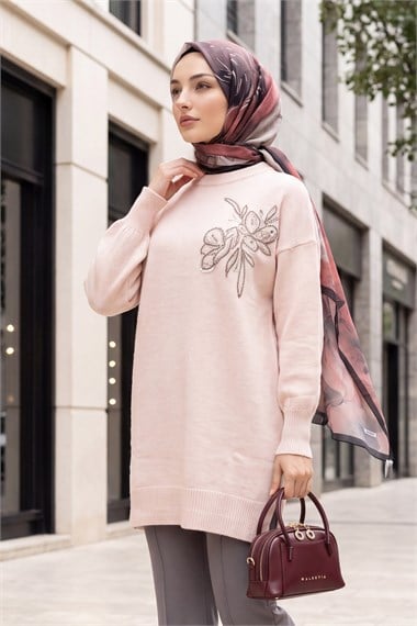 Bisiklet Yaka Boncuk Ve Pul Payet Detaylı Yırtmaçlı Triko Tunik -Pudra