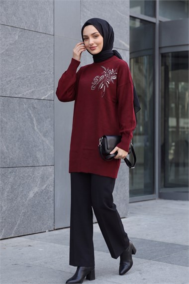 Bisiklet Yaka Boncuk Ve Pul Payet Detaylı Yırtmaçlı Triko Tunik -Bordo