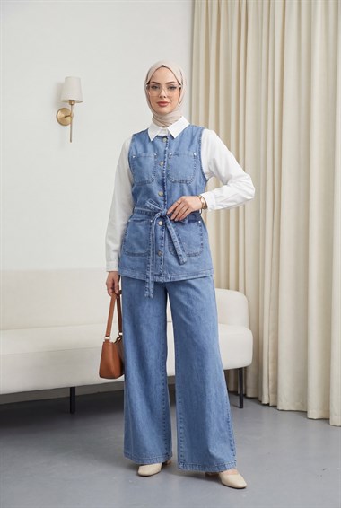 Bol Paça Pantolonlu Cepli Düğmeli Yelekli Kot Takım -Buz Mavi
