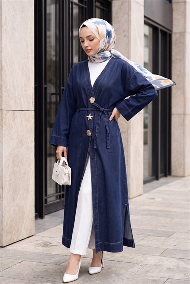 Büyük Broş Detaylı Kemerli Yırtmaçlı Uzun Kot Kimono -Lacivert