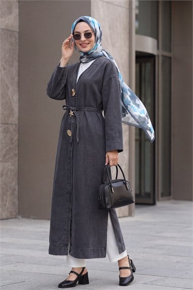 Büyük Broş Detaylı Kemerli Yırtmaçlı Uzun Kot Kimono -Füme
