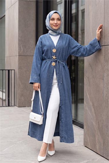 Büyük Broş Detaylı Kemerli Yırtmaçlı Uzun Kot Kimono -Buz Mavi
