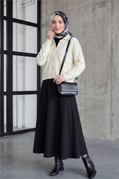 Womens Two-Pocket Shirt-Collar Button-Front Soft Knit Cardigan - Ecru