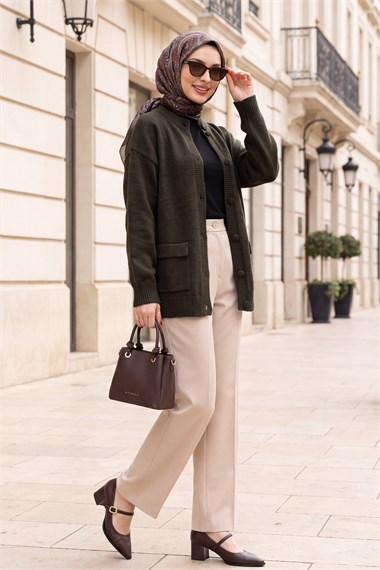 Womens Two-Pocket Mock-Neck Button-Front Relaxed Knit Cardigan - Dark Brown