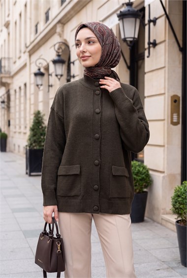 Womens Two-Pocket Mock-Neck Button-Front Relaxed Knit Cardigan - Dark Brown
