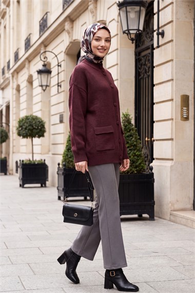 Womens Two-Pocket Mock-Neck Button-Front Relaxed Knit Cardigan - Burgundy