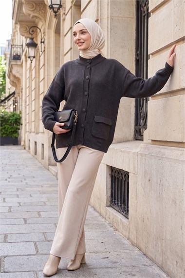 Womens Two-Pocket Mock-Neck Button-Front Relaxed Knit Cardigan - Black