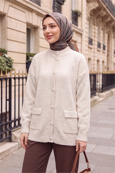Womens Two-Pocket Mock-Neck Button-Front Relaxed Knit Cardigan - Ecru