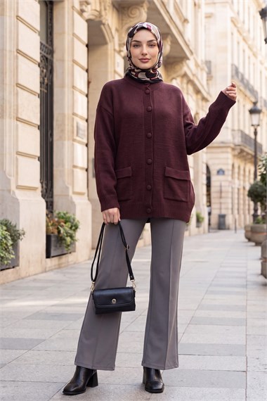 Womens Two-Pocket Mock-Neck Button-Front Relaxed Knit Cardigan - Burgundy