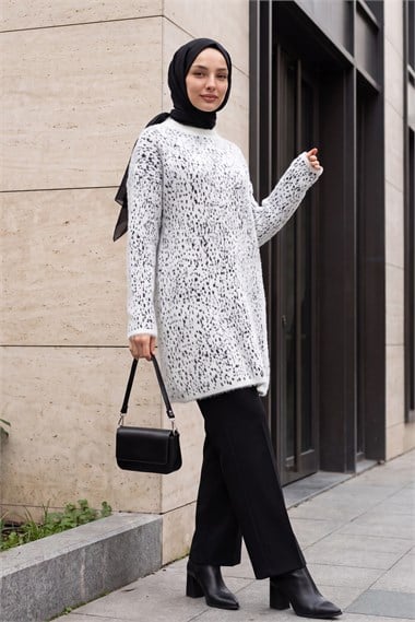 Dik Yaka Desenli Yumoş Triko Tunik  -Beyaz