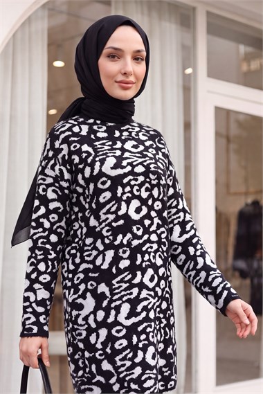 Dik Yaka Desenli Yumoş Triko Tunik  -Siyah